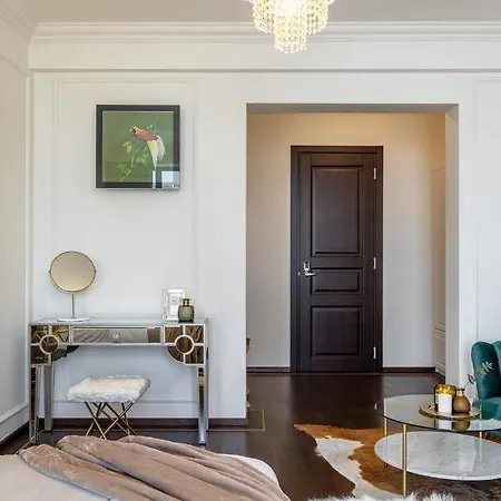 Holt Old Town Luxury With Balcony Bukarest