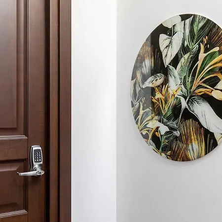 Inn Holt Old Town Luxury With Balcony Bucharest