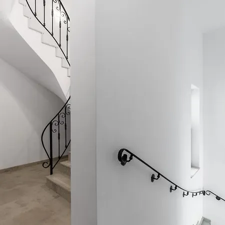 Inn Holt Old Town Luxury With Balcony *