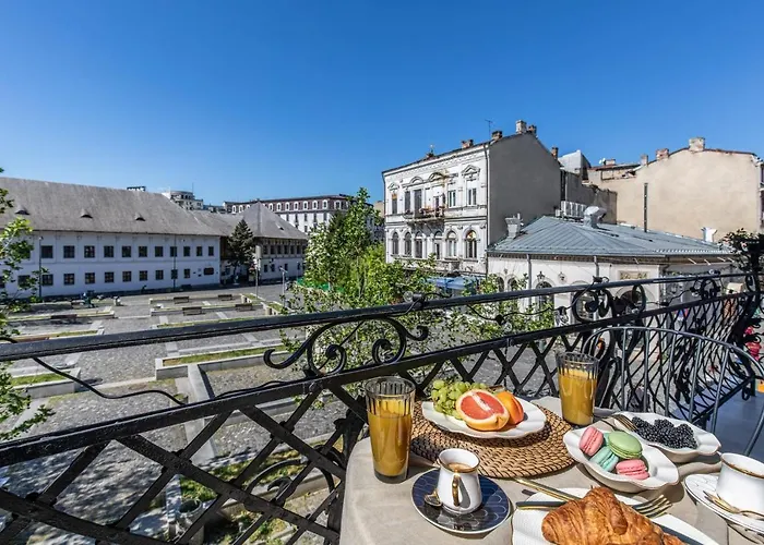 Holt Old Town Luxury With Balcony *