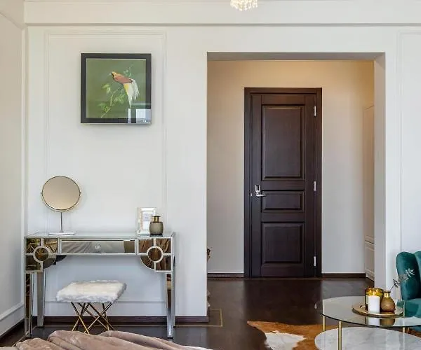 Holt Old Town Luxury With Balcony Bukarest