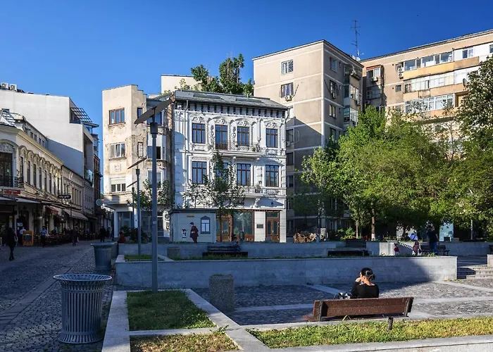 Holt Old Town Luxury With Balcony