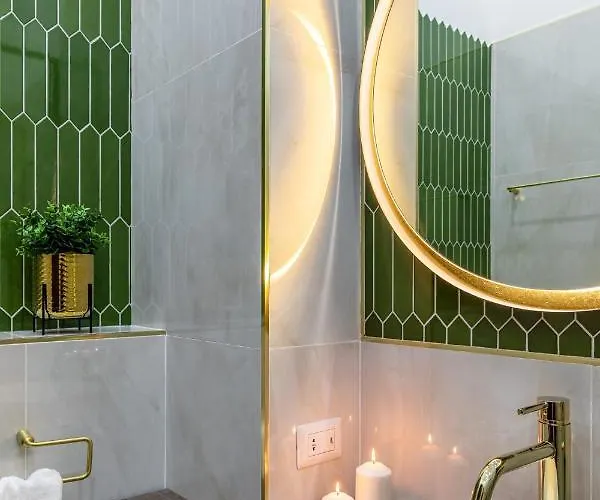 Holt Old Town Luxury With Balcony Bukarest