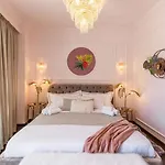 Holt Old Town Luxury With Balcony