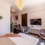Holt Old Town Luxury With Balcony Bucareste