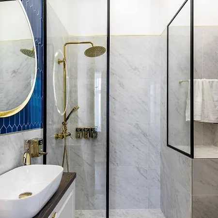 Han/Misafirhane Holt Old Town Luxury With Balcony Bükreş
