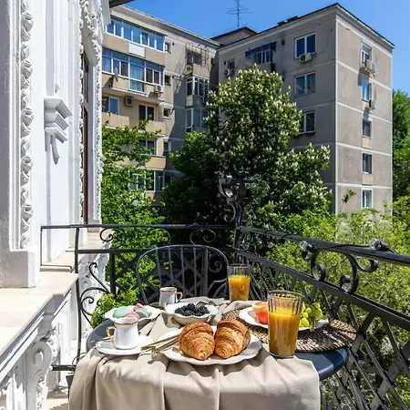 Holt Old Town Luxury With Balcony אורחן *