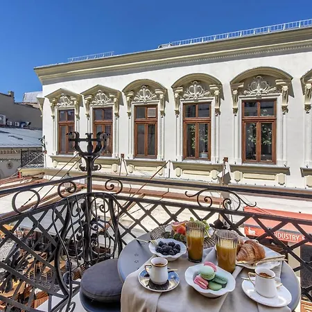 Holt Old Town Luxury With Balcony *