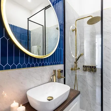 Holt Old Town Luxury With Balcony Bukarest