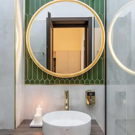 Holt Old Town Luxury With Balcony אורחן *