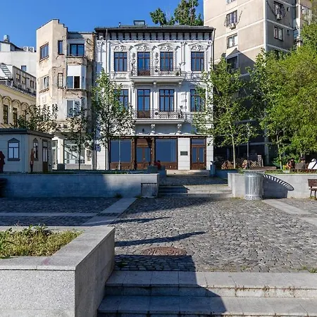 Holt Old Town Luxury With Balcony