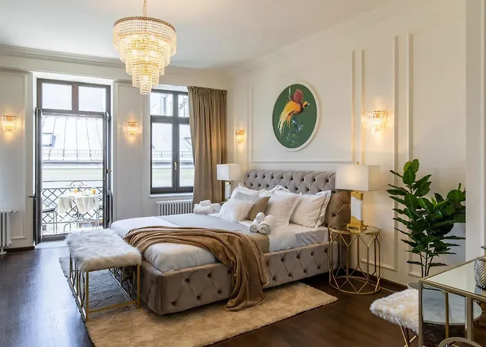 Holt Old Town Luxury With Balcony Han Bucureşti