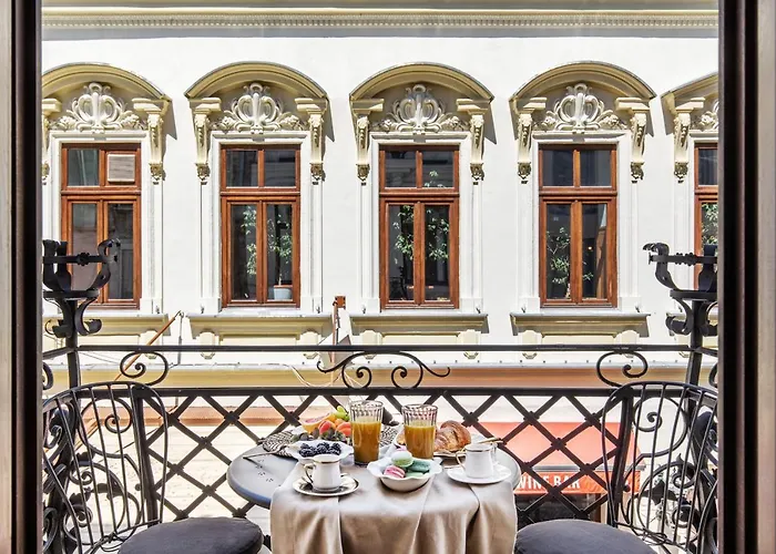 Mini-hôtel Holt Old Town Luxury With Balcony