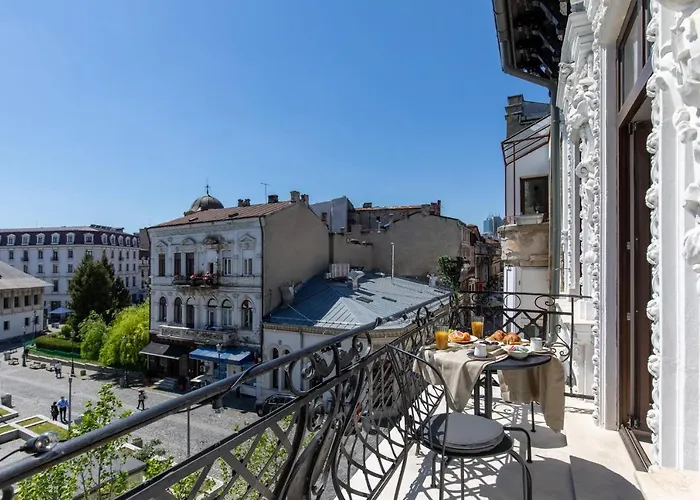 Holt Old Town Luxury With Balcony *