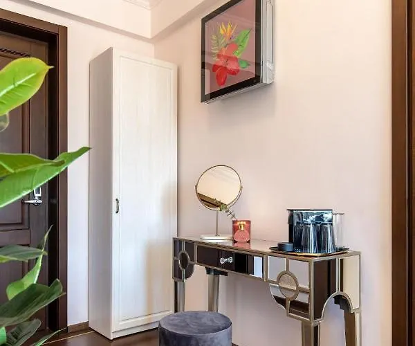 Holt Old Town Luxury With Balcony Mini-hôtel