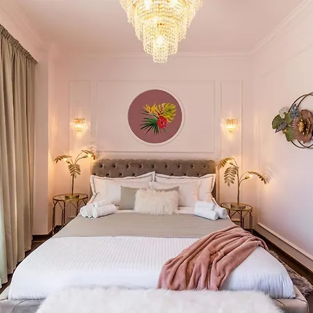 Holt Old Town Luxury With Balcony