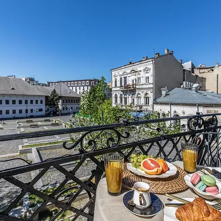 Holt Old Town Luxury With Balcony *