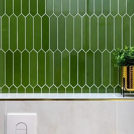 Holt Old Town Luxury With Balcony Inn *