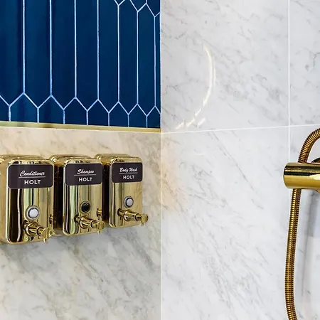 Holt Old Town Luxury With Balcony Mini-hôtel