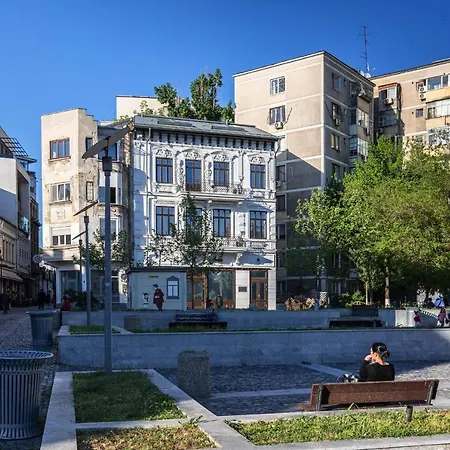 Holt Old Town Luxury With Balcony