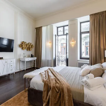 Holt Old Town Luxury With Balcony