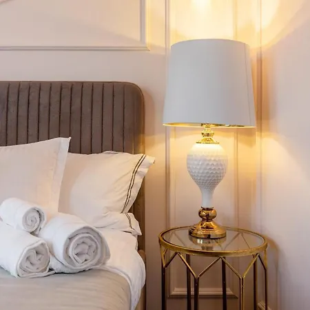 Inn Holt Old Town Luxury With Balcony