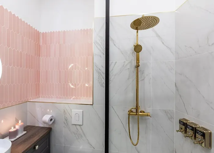 Holt Old Town Luxury With Balcony Bucarest