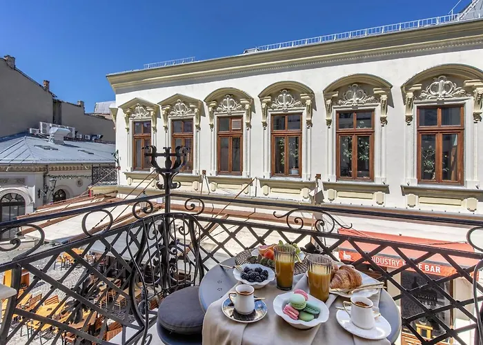 Holt Old Town Luxury With Balcony *