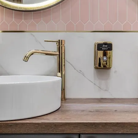 여관 Holt Old Town Luxury With Balcony *