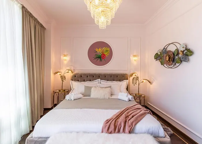 Holt Old Town Luxury With Balcony