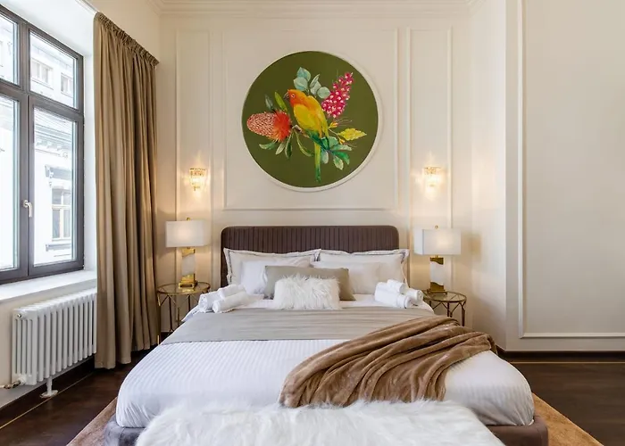 Holt Old Town Luxury With Balcony Мініготель Бухарест