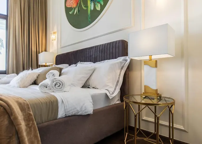 Holt Old Town Luxury With Balcony * Бухарест