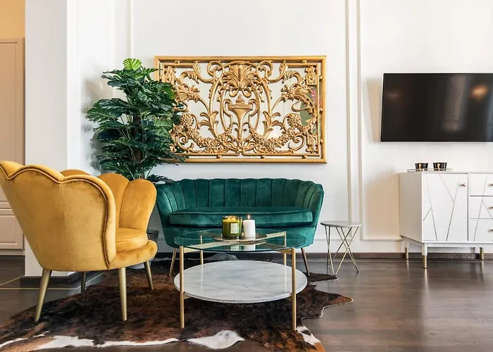 Мініготель Holt Old Town Luxury With Balcony *